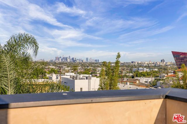 917 Hilldale Avenue, West Hollywood, CA 90069