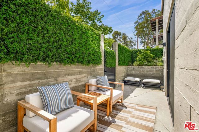 917 Hilldale Avenue, West Hollywood, CA 90069