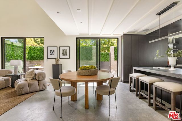 917 Hilldale Avenue, West Hollywood, CA 90069