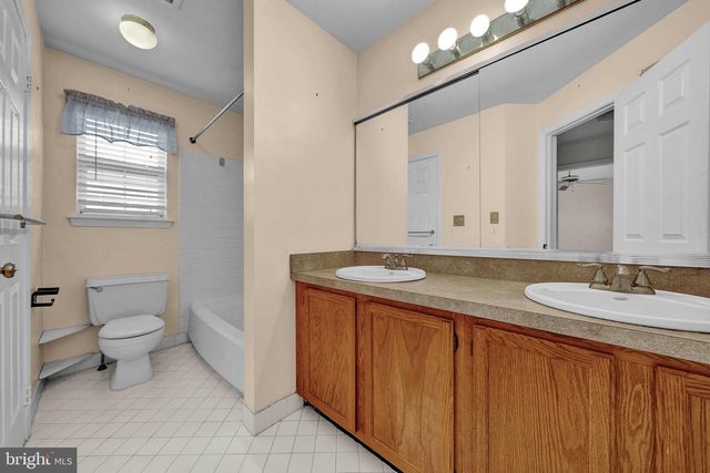 8006 SPRUCE MILL DR, Yardley, PA 19067