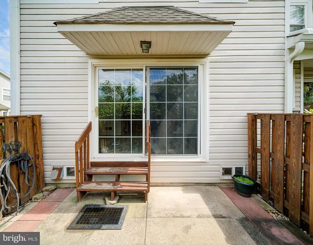 8006 SPRUCE MILL DR, Yardley, PA 19067