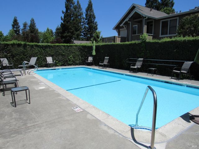 657 Cherry Ave, Sonoma, CA 95476