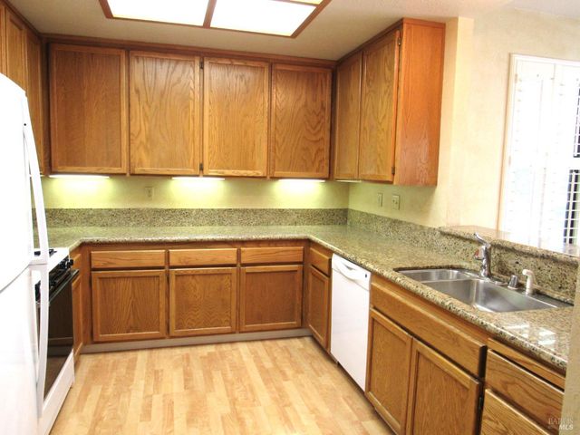 657 Cherry Ave, Sonoma, CA 95476