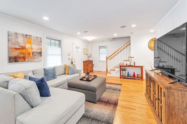 196 Durnell Ave 196, Boston, MA 02131