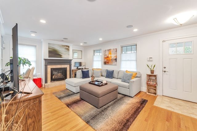 196 Durnell Ave 196, Boston, MA 02131
