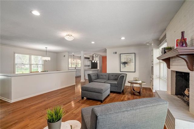 2105 W 97th Street, Leawood, KS 66206