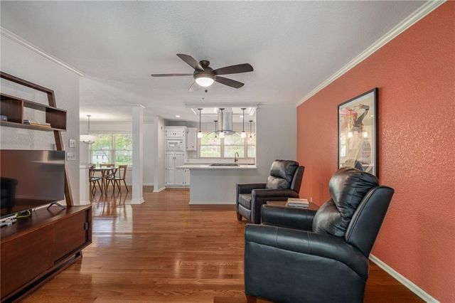 2105 W 97th Street, Leawood, KS 66206