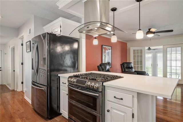 2105 W 97th Street, Leawood, KS 66206