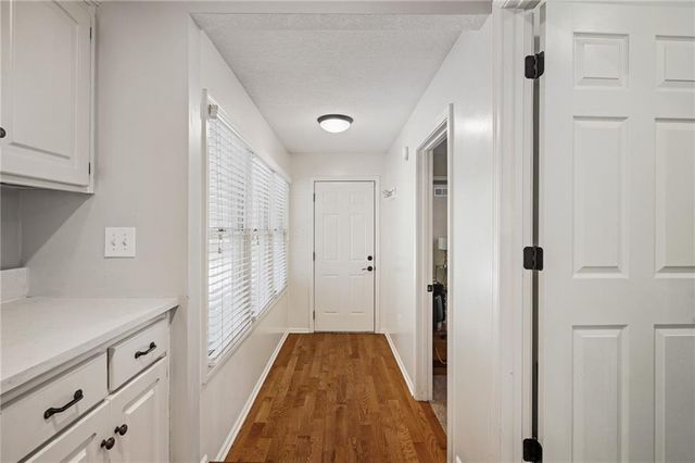 2105 W 97th Street, Leawood, KS 66206