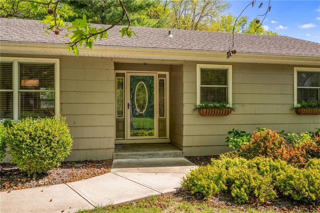 2105 W 97th Street, Leawood, KS 66206