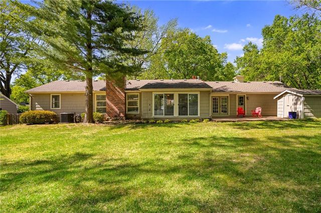 2105 W 97th Street, Leawood, KS 66206