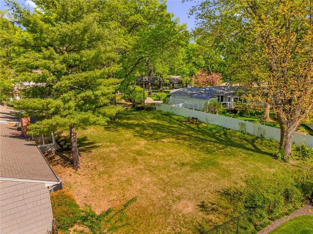 2105 W 97th Street, Leawood, KS 66206