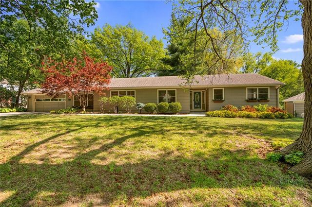 2105 W 97th Street, Leawood, KS 66206