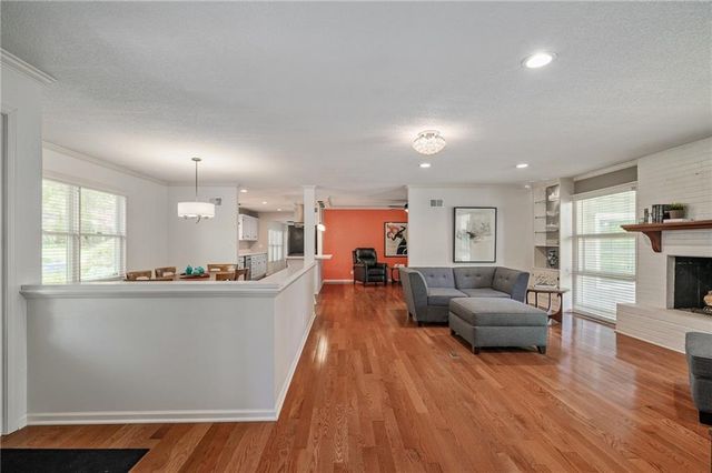 2105 W 97th Street, Leawood, KS 66206