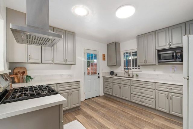 512 Tatum Street, Vista, CA 92083