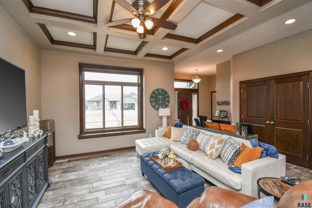 5504 S Solono Ave Avenue, Sioux Falls, SD 57108