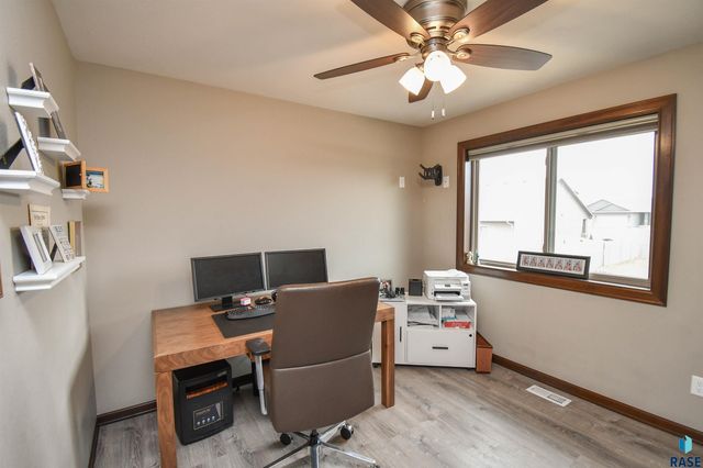 5504 S Solono Ave Avenue, Sioux Falls, SD 57108