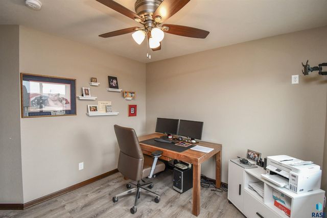 5504 S Solono Ave Avenue, Sioux Falls, SD 57108