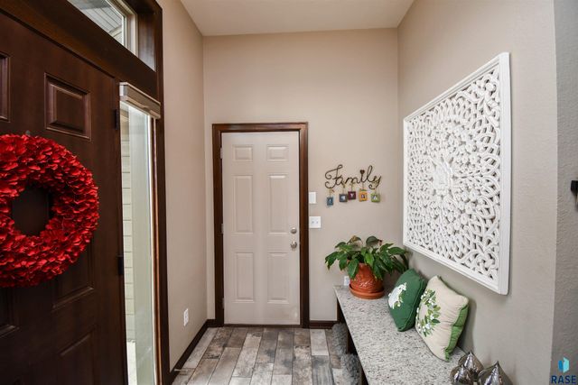 5504 S Solono Ave Avenue, Sioux Falls, SD 57108