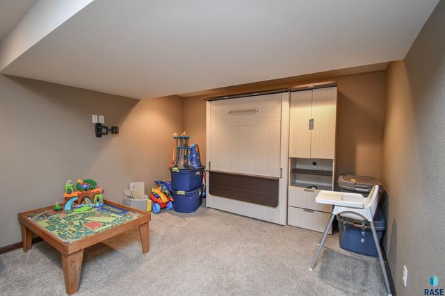 5504 S Solono Ave Avenue, Sioux Falls, SD 57108