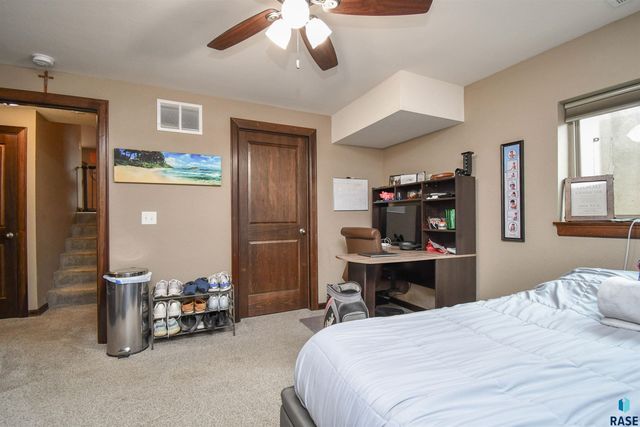 5504 S Solono Ave Avenue, Sioux Falls, SD 57108