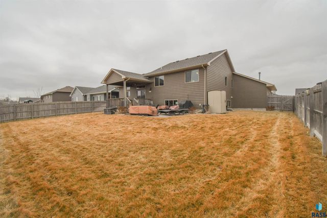 5504 S Solono Ave Avenue, Sioux Falls, SD 57108