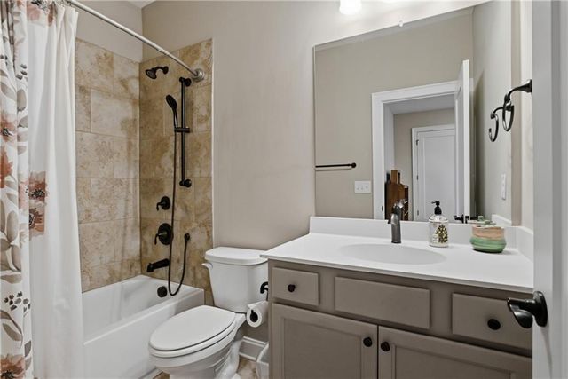 7013 River Rock Drive, Flowery Branch, GA 30542