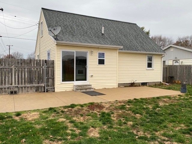 2135 S MANOR Drive, Erie, PA 16505