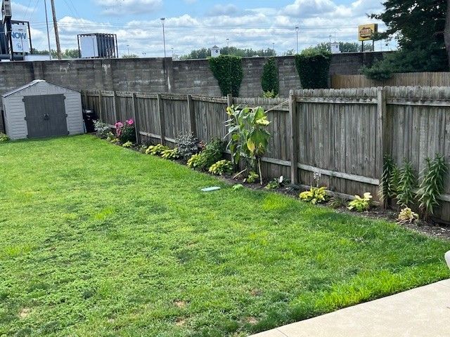 2135 S MANOR Drive, Erie, PA 16505