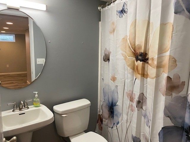 2135 S MANOR Drive, Erie, PA 16505