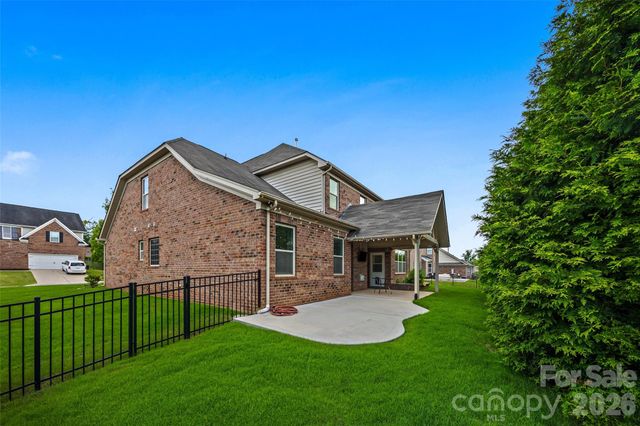 324 Kerrydale Court, Clover, SC 29710