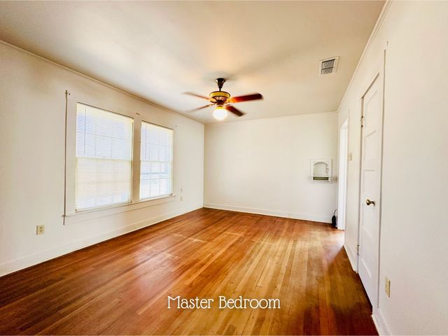 424 W Blackbourn Street, Hawkins, TX 75765