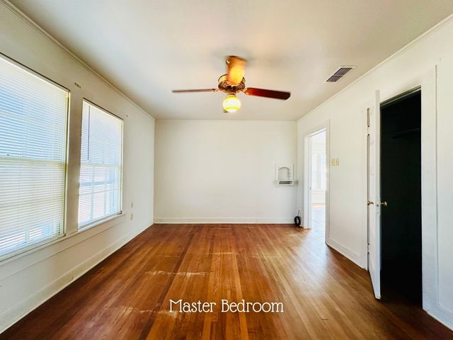 424 W Blackbourn Street, Hawkins, TX 75765