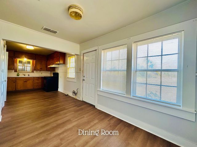 424 W Blackbourn Street, Hawkins, TX 75765