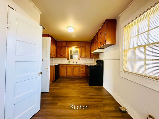 424 W Blackbourn Street, Hawkins, TX 75765