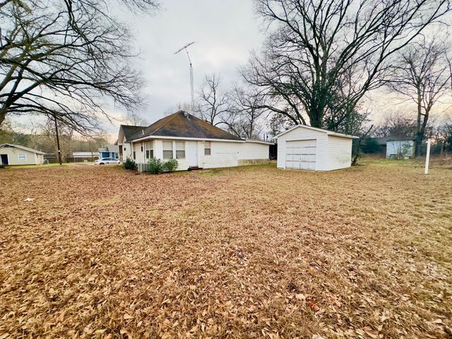 424 W Blackbourn Street, Hawkins, TX 75765