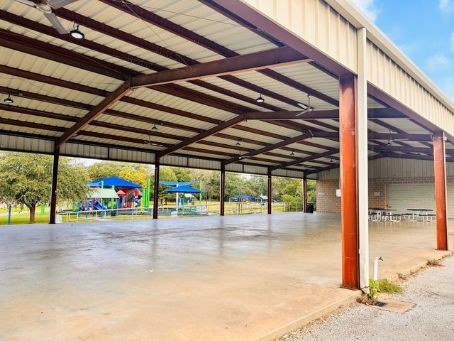 424 W Blackbourn Street, Hawkins, TX 75765