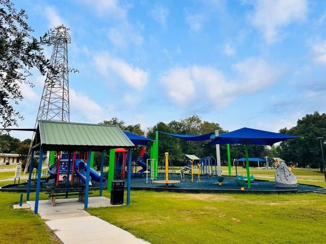 424 W Blackbourn Street, Hawkins, TX 75765