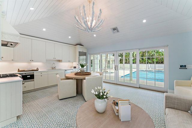 43 N Beach Road, Hobe Sound, FL 33455