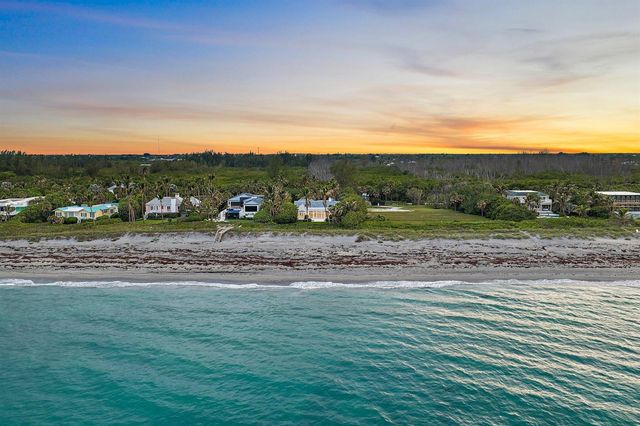 43 N Beach Road, Hobe Sound, FL 33455