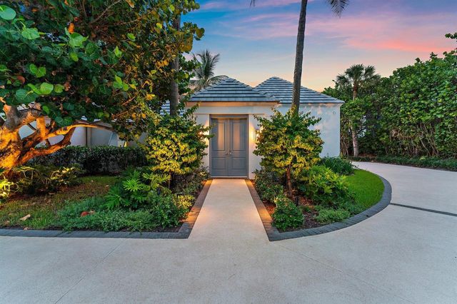 43 N Beach Road, Hobe Sound, FL 33455