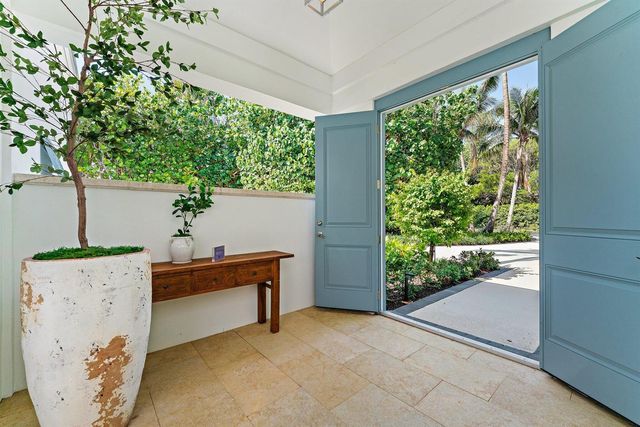 43 N Beach Road, Hobe Sound, FL 33455