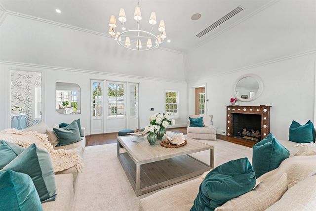 43 N Beach Road, Hobe Sound, FL 33455