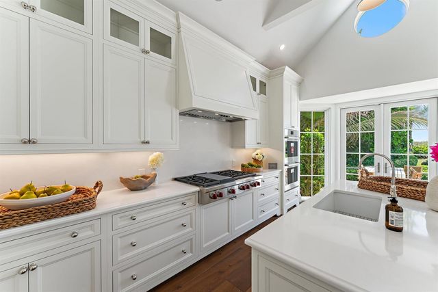43 N Beach Road, Hobe Sound, FL 33455