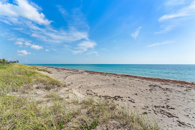 43 N Beach Road, Hobe Sound, FL 33455