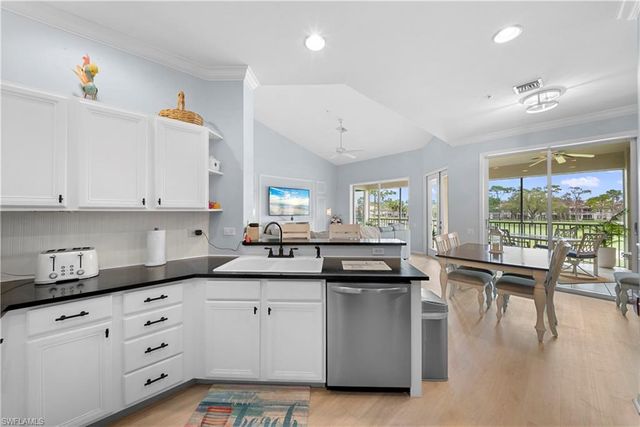 8457 Radcliffe TER 202, Naples, FL 34120