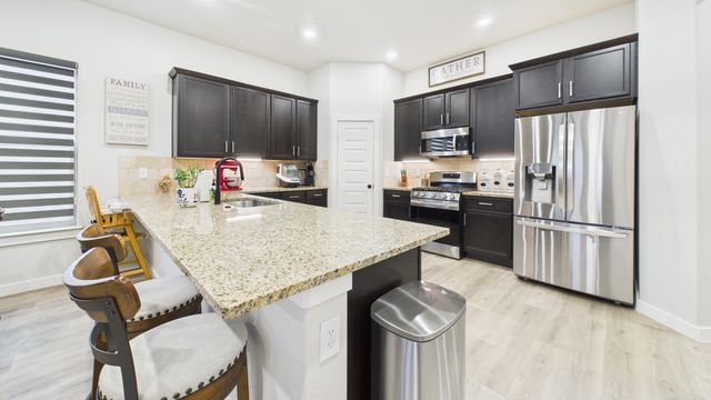 3202 Farmhouse Avenue, Wolfforth, TX 79382