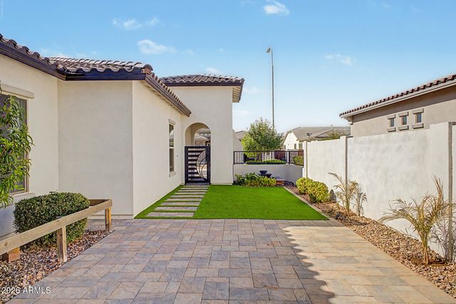 2083 E SCORPIO Place, Chandler, AZ 85249