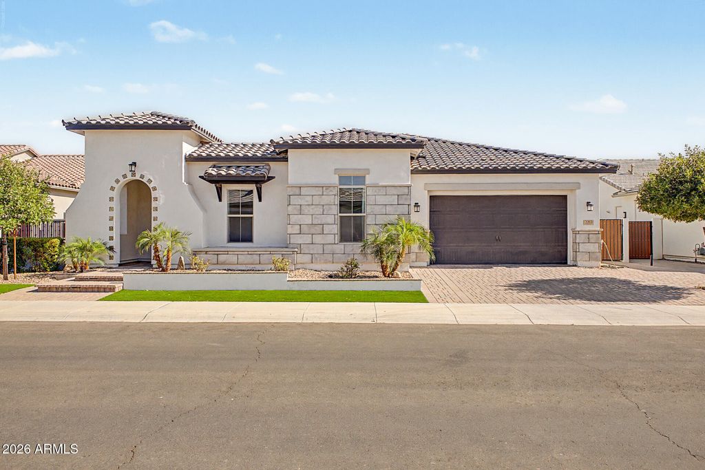 2083 E SCORPIO Place, Chandler, AZ 85249