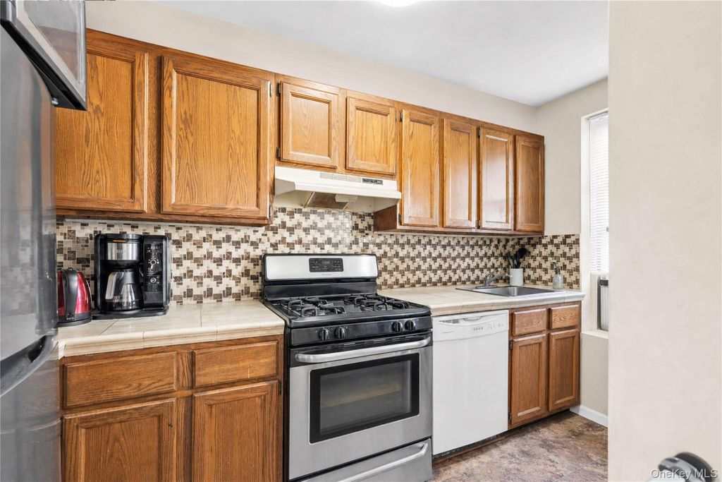 10507 APT 6B, Forest Hills, NY 11375 — photo 2